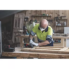 Bosch Expert MAVZ 116 RT10 100 Carbide RIFF-Grit Hardwood & Softwood Sanding Plate 116mm 4 Bosch Expert MAVZ 116 RT10 100 Carbide RIFF-Grit Hardwood & Softwood Sanding Plate 116mm - Image 2